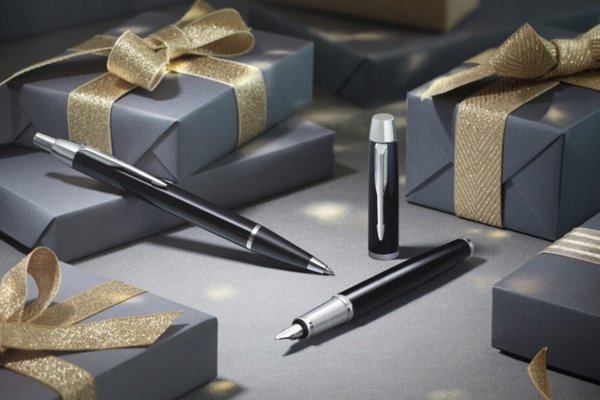 Relatiegeschenken pennen gifts en unieke kadopakketten voorzien van uw eigen logo